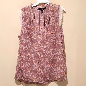 ❤NWOT! WHITE HOUSE BLACK MARKET FLORAL TOP W/ LACE, LARGE